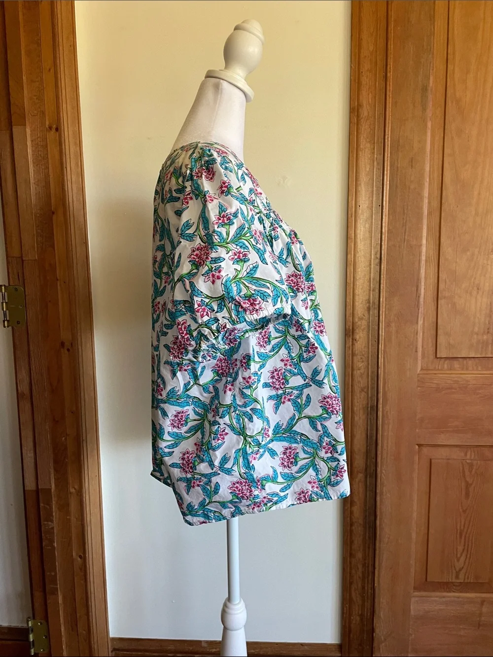 J. CREW Puff Sleeve White Smocked Floral Blouse with Teal & Pink Print XL